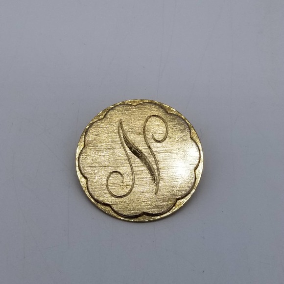 Vintage Goldtone Engraved N Initial Brooch Pin - Picture 1 of 5